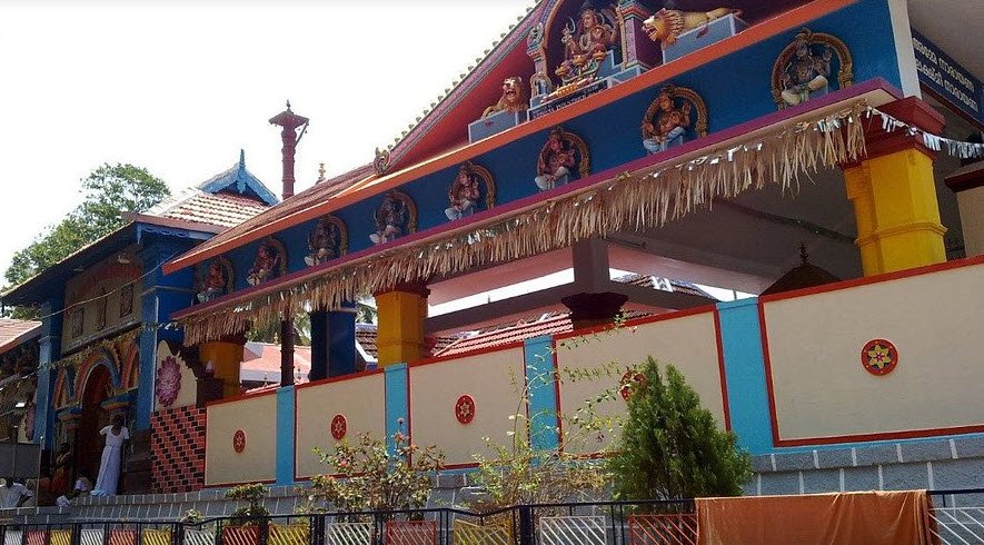Bhagavathy Temple, Palakkad, Kerala - Vushii.com